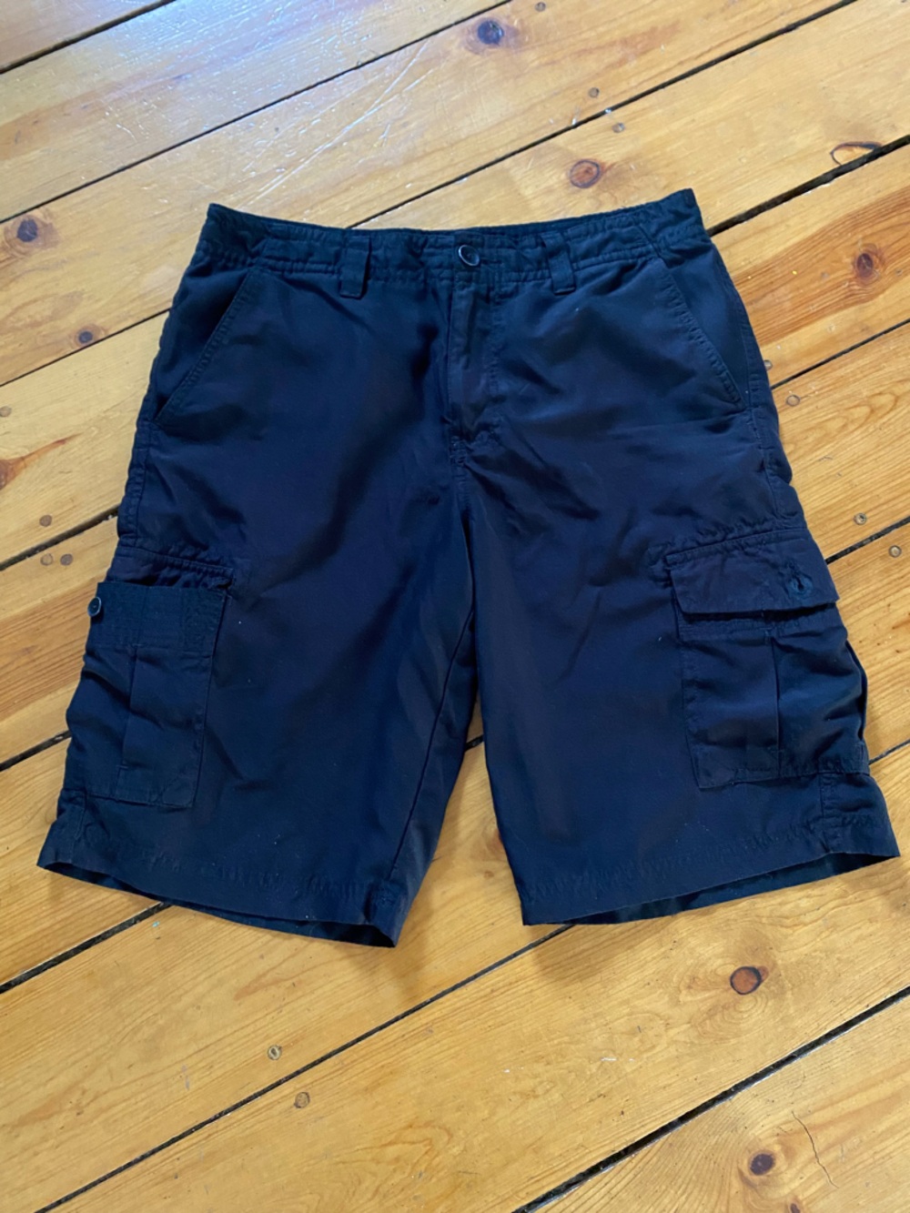 Tony Hawk Black Cargo Shorts with Utility Pockets size 32”